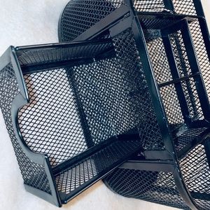 Desktop pen organizer